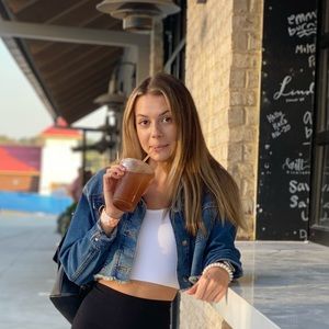 Meet your Posher, Emily